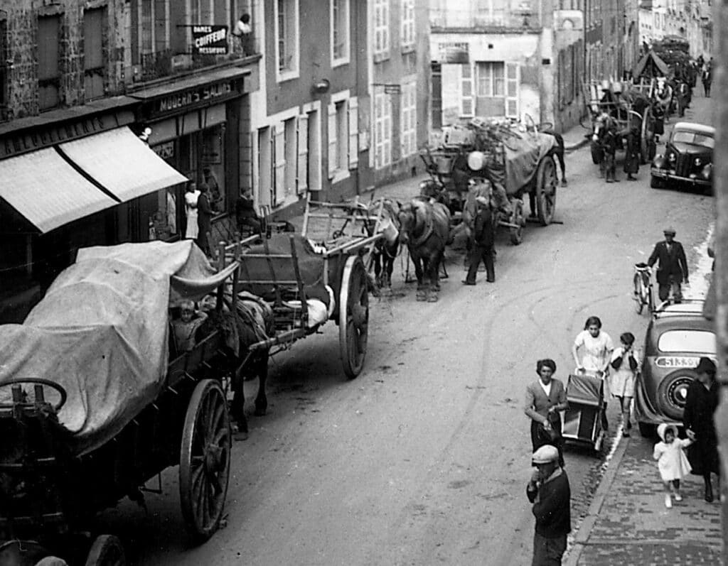 L’exode à Mortagne, juin 1939, le défilé des réfugiés.