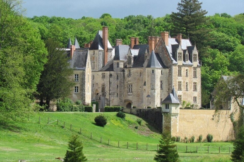 Chateau de Courtanvaux (Le petit Courrier, l'écho de la Vallée du Loir)