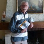Jacky Lecomte présentant le Cahier Percheron, où est consacré un article sur l'invasion allemande à Rémalard. (Le Perche, 27 juin 2018)