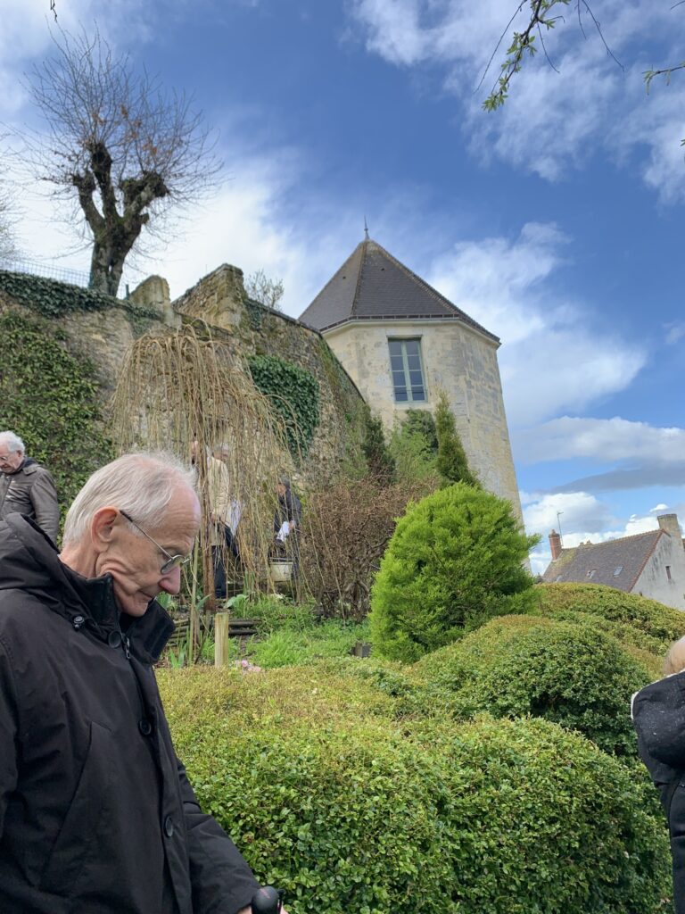 Découverte de la Tour de l'Horloge (1er avril 2023, AG des APO à Bellême) (cliché : Michel Ganivet)