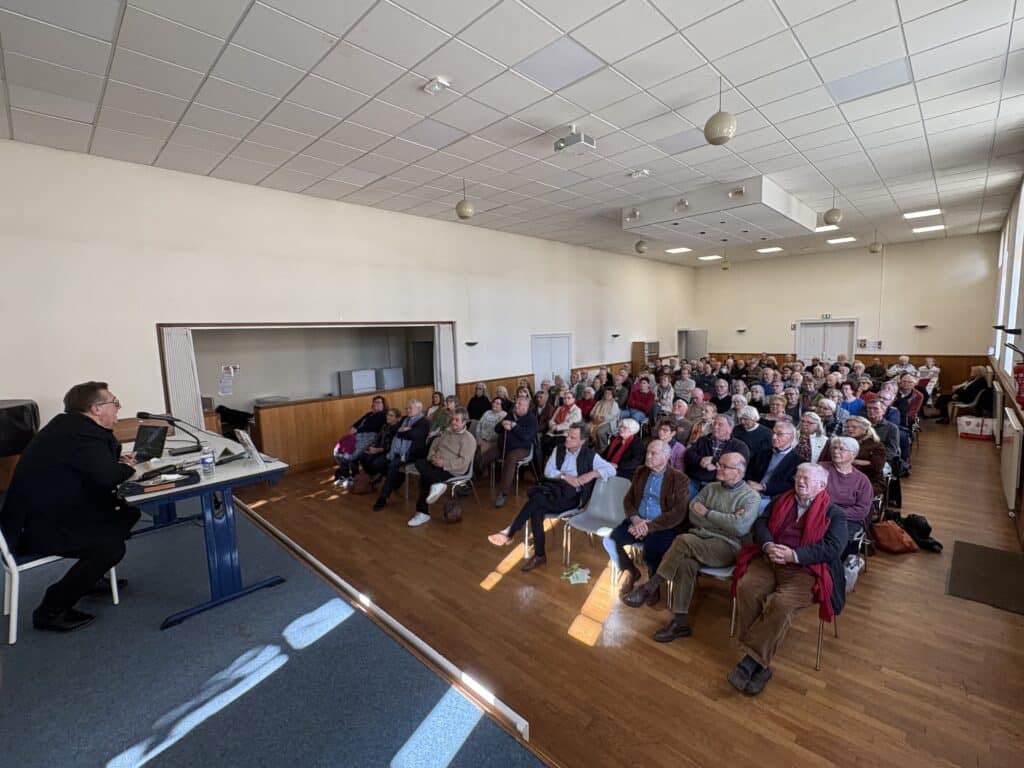 Plus de 110 personnes présentes à la conférence de Jean-Marc Baché