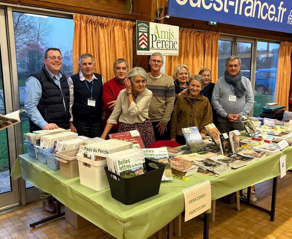 2025-12-07, les Amis du Perche au salon du livre du Perche